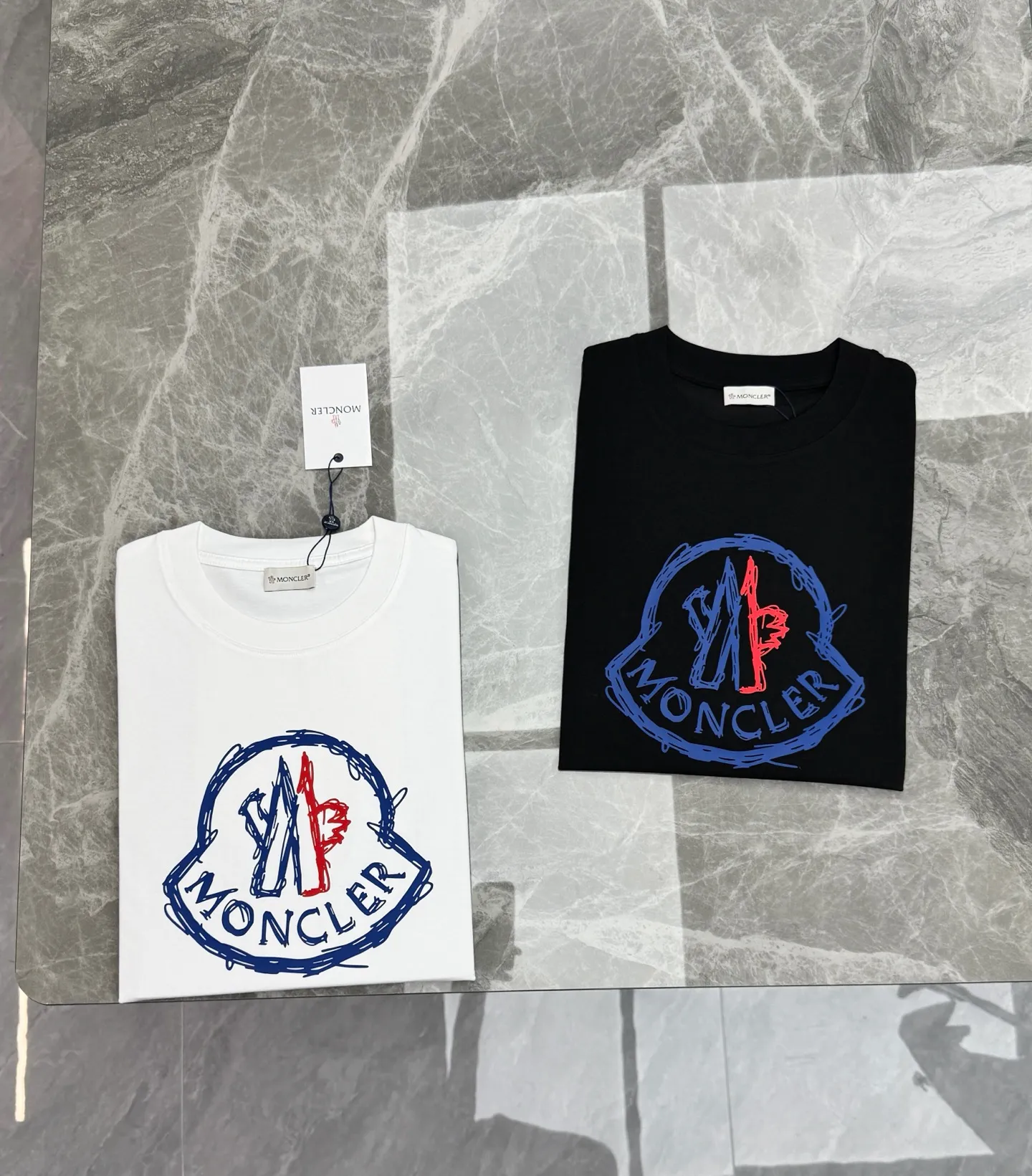 ⚜️ Moncler New Arrival 🆕 . Same Style❤️ 280g ， Breathable， ！ ， ， 。 ， .Classic + ， ， ！Black White ， ～ ：S-XL（2xl ）175/145 M
